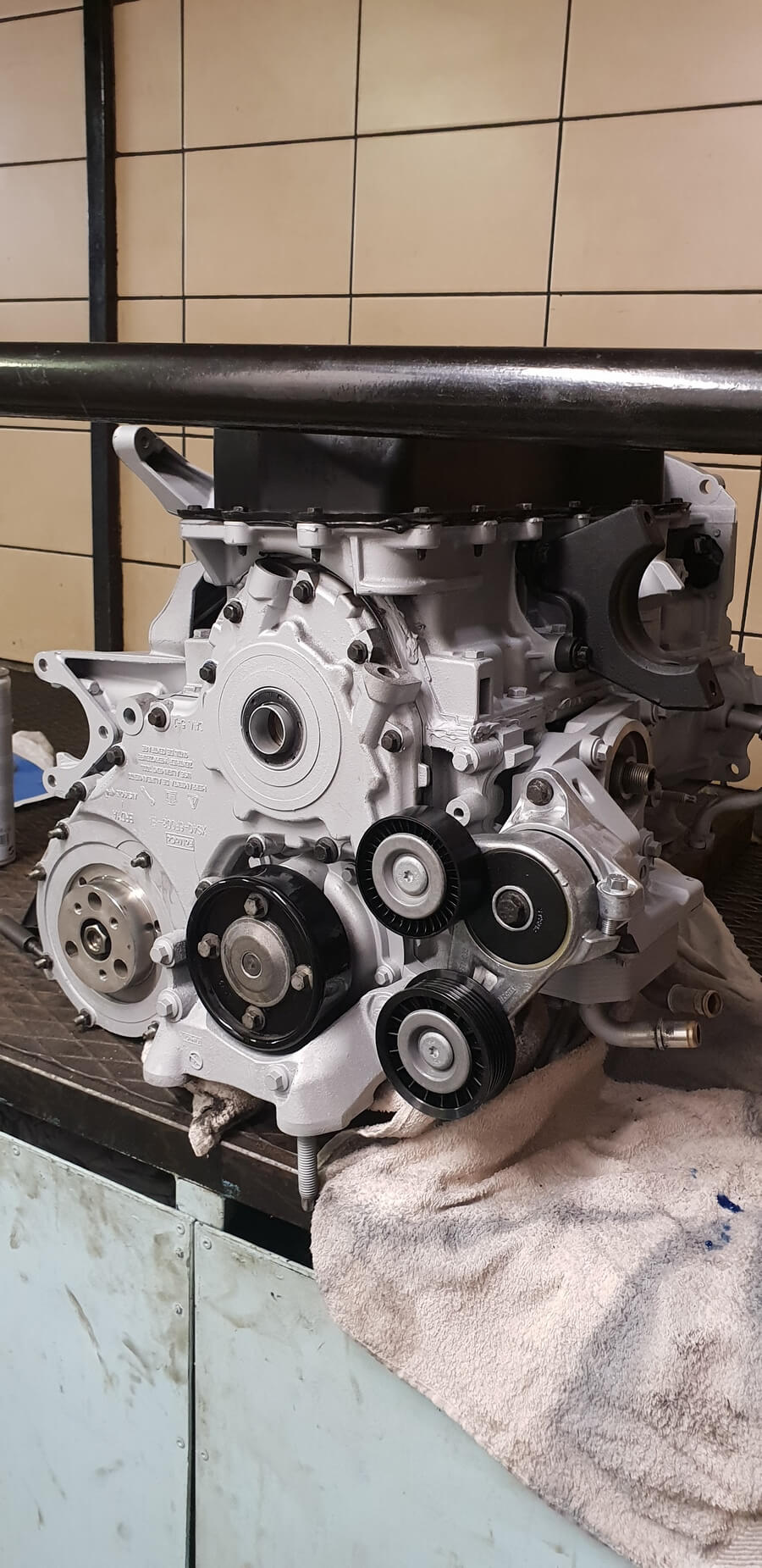 Ford alkatrész közelről a javítás során